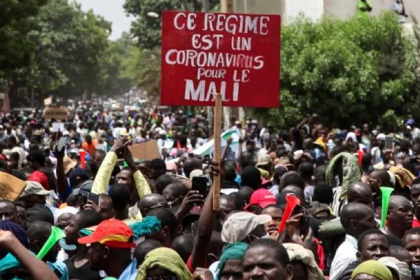 Mali'de Cumhurbaşkanı karşıtı gösteride 19 kişi yaralandı