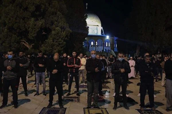 Mescidi Aksa yeniden ibadete açıldı