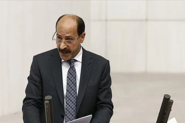 Milletvekilliği düşürülen HDP'li Farisoğulları gözaltına alındı