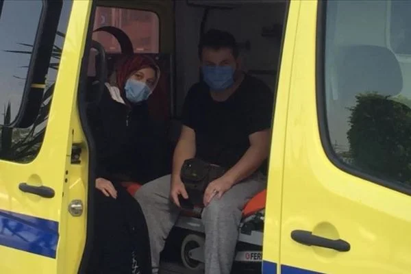 Mısır'da Kovid-19'a yakalanan Türk vatandaşı ve ailesi ambulans uçakla Türkiye'ye getiriliyor