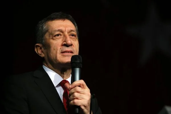 Öğrenciler karnelerini nasıl alacak? Bakan Selçuk açıkladı