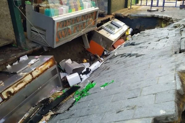 Ortaköy'deki göçükte dükkanı boşaltan esnaf: Tam sezon açıldı, böyle üzücü bir olay gerçekleşti