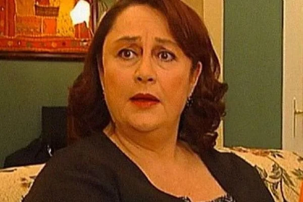 Oyuncu Ayşegül Atik hayatını kaybetti
