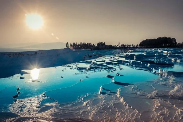 Pamukkale'yi 8 günde 2 bin kişi gezdi