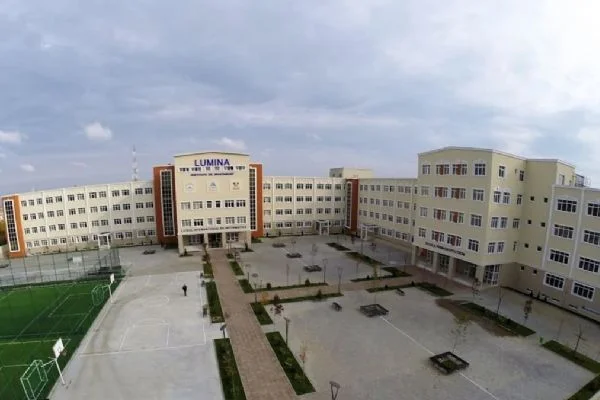 Romanya'da FETÖ'cü müdür 65 bin avro rüşvet verdiği suçlamasıyla yargılanacak