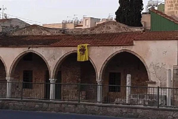 Rum Kesimi'ndeki camiye provakatif saldırı: Duvara Bizans bayrağı astılar