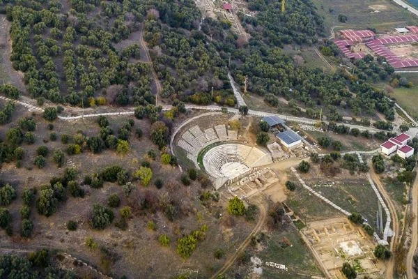 Sabancı Vakfı destekli 'Metropolis' kazısı sürüyor