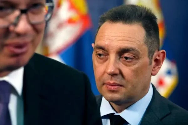 Sırbistan Savunma Bakanı Vulin ve Meclis Başkanı Gojkovic'de Kovid-19 tespit edildi