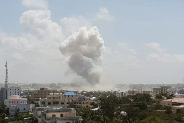 Somali'de Türkiye Maarif Vakfı Okulu yakınlarında patlama
