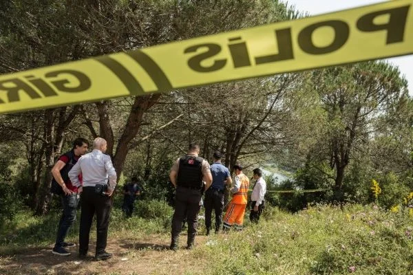 Sultangazi'de vahşet! Ormanda boğazı kesilmiş erkek cesedi bulundu