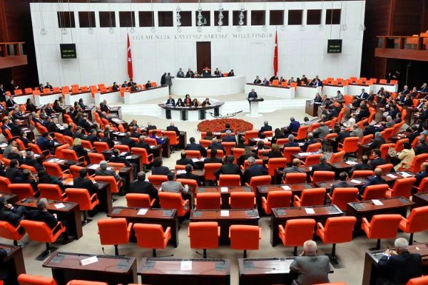 TBMM'de 10 kişi koronavirüse yakalandı