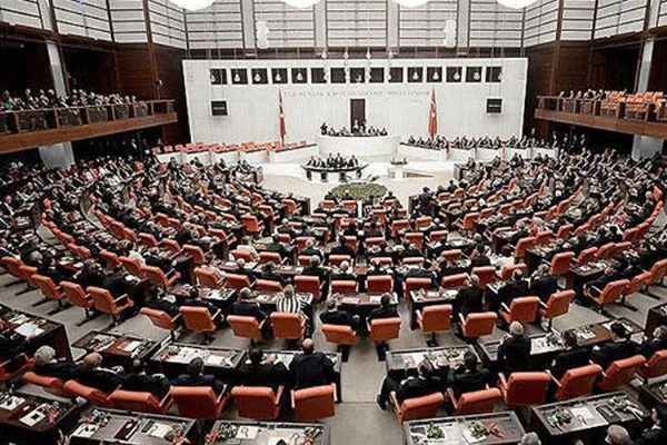 'Torba teklif' Meclis'te kabul edildi