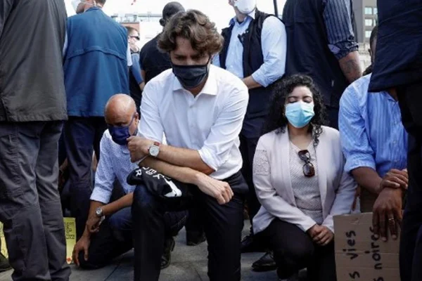 Trudeau, polis şiddetine karşı diz çöktü: ABD'den tepki gecikmedi