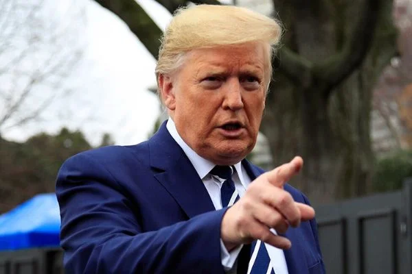 Trump, göçmen ve çalışma vizelerini yıl sonuna kadar askıya aldı