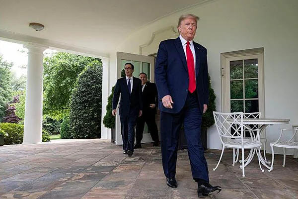 Trump, protestolar sırasında gizli sığınağa alındı