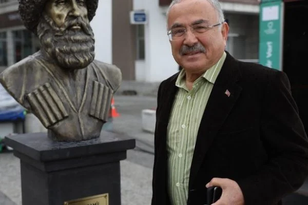 Türk tarihinin önemli isimleri Demokrasi Meydanı'nda