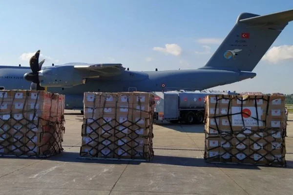 Türkiye'den bir ülkeye daha koronavirüs yardımı