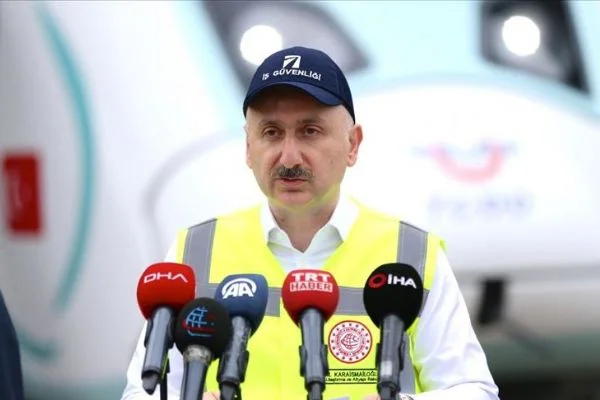 Ulaştırma ve Altyapı Bakanı Karaismailoğlu: Milli elektrikli tren 30 Ağustos'ta ray ve yol testlerine başlayacak