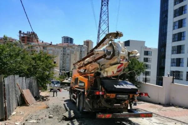 Ümraniye'de korku dolu anlar! 'Bomba patladı zannettik'