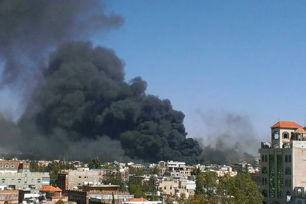 Yemen'deki koalisyon güçleri, Sana'ya hava saldırısı başlattı