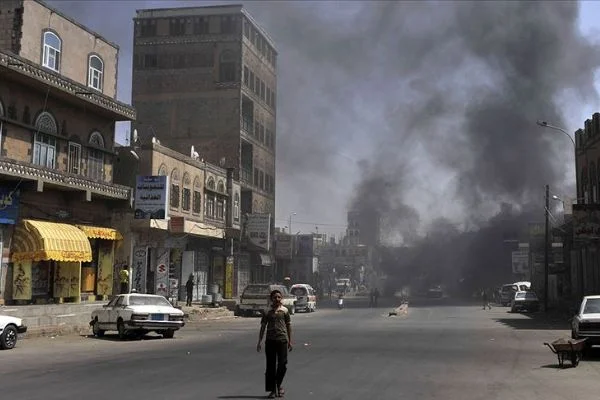 Yemenli Bakan: BAE Yemen'e yardım etmiyor, isyancıları destekliyor