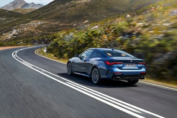 Yeni BMW 4 Serisi Coupé online tanıtıldı
