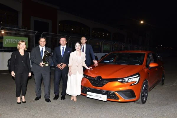 Yeni Renault Clio Türkiye'de Yılın Otomobili seçildi