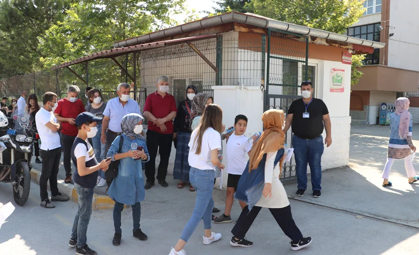 YKS'nin ikinci oturumu AYT başladı