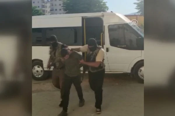 YPG/PKK terör örgütü mensubu 7 zanlı, Suriye'nin Afrin bölgesinde yakalandı
