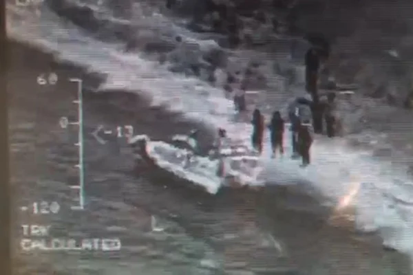 Yunanlılar göçmen botunu batırdı: 1 ölü