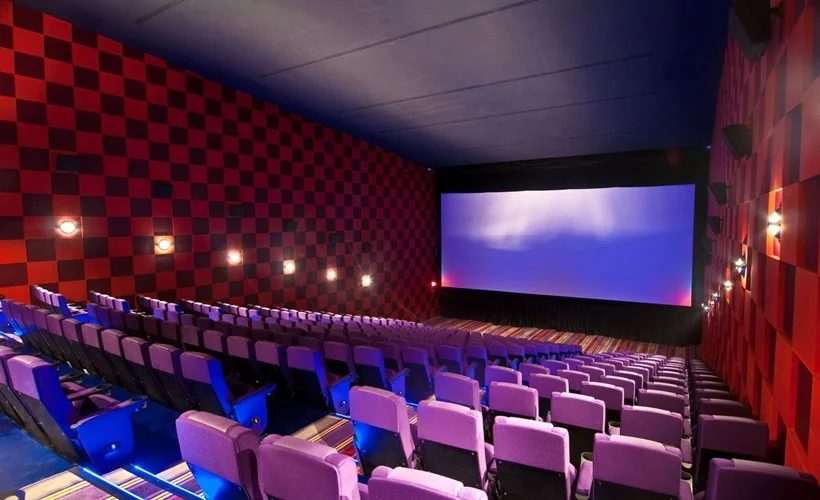 2 bin 400 sinema salonundan azı açıldı
