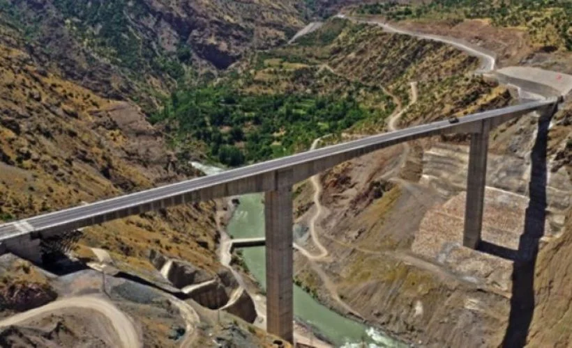 5 saatlik yol 2 saate düşüyor! Türkiye'nin en yüksek köprüsü ne zaman açılıyor?