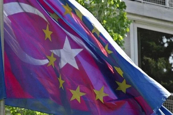 AB'den Türkiye'ye 15 Temmuz mesajı