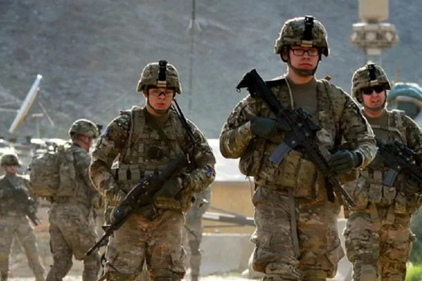 Amerikan askerleri, Afganistan'daki 5 üsten çekildi