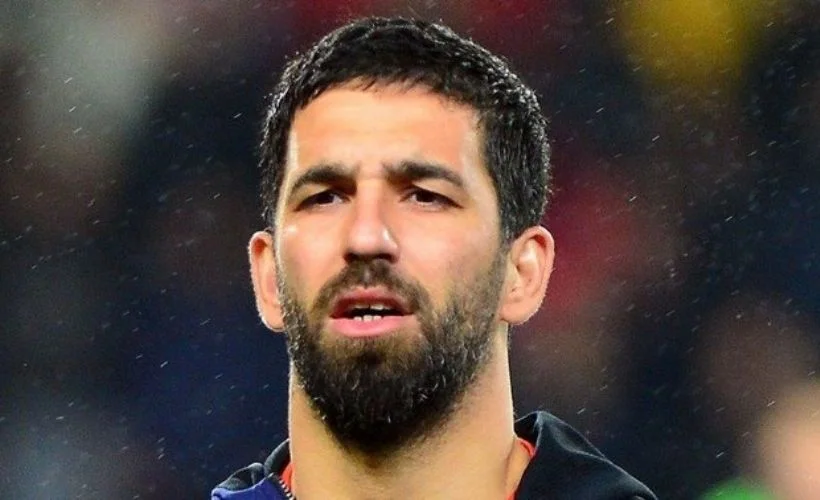 Arda Turan Galatasaray'la sözleşme imzaladı!
