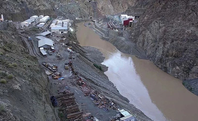 Artvin Valisi duyurdu: Selde 3 kişi kayboldu