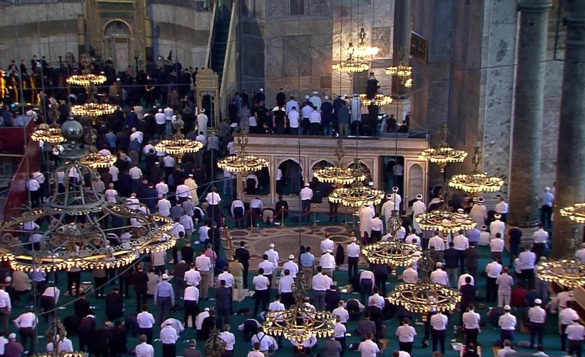 Ayasofya Camii'ndeki ilk namaz ABD basınında