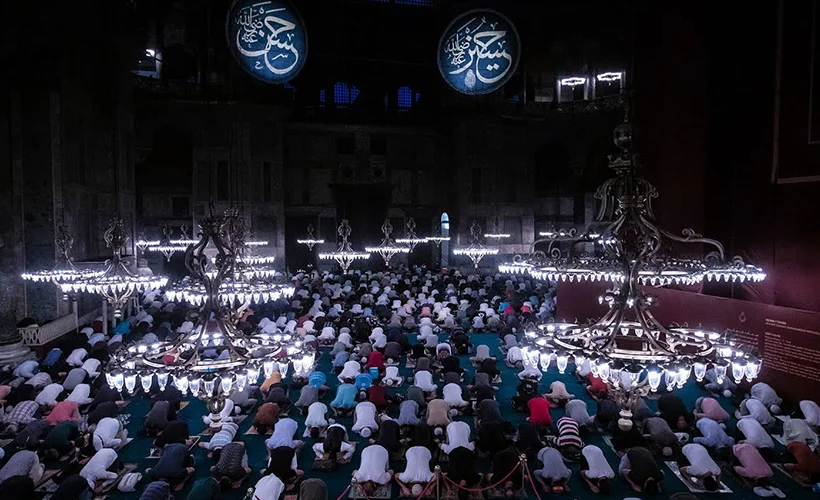 Ayasofya'da sabah namazı coşkusu