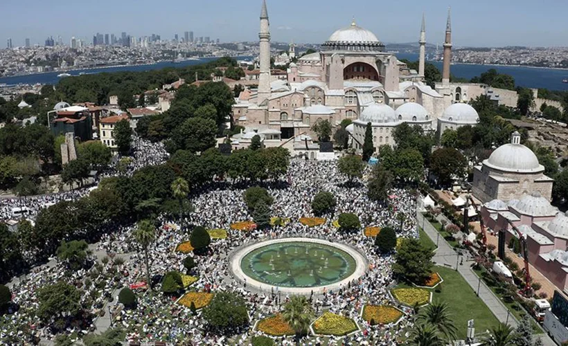 Ayasofya'daki ilk cuma namazı Katar ve Japon basınında yankı buldu