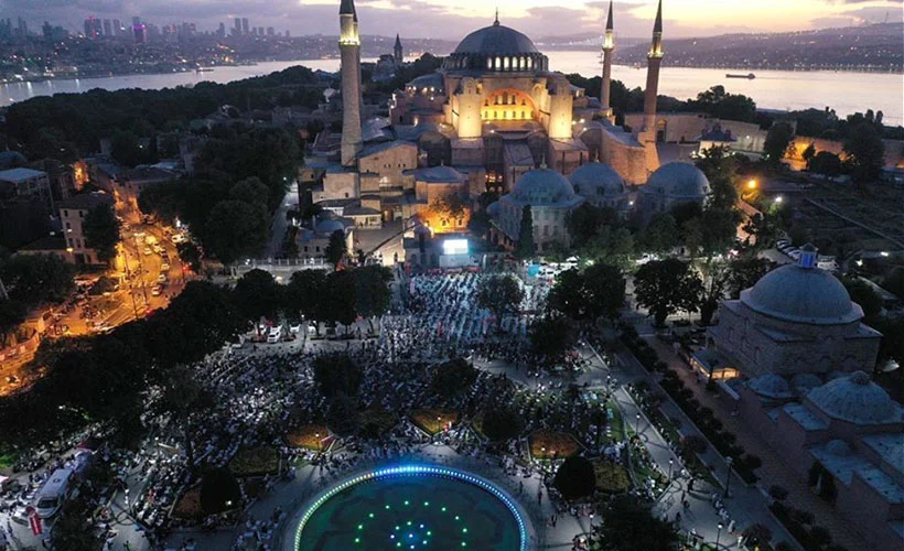 Ayasofya-i Kebir Cami-i Şerifi'nde 3. sabah namazı