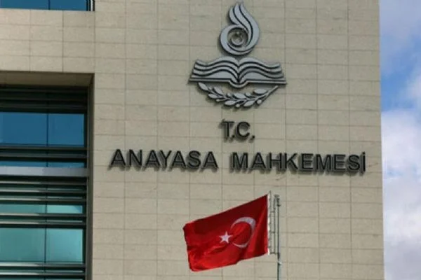 AYM'den CHP'ye ret