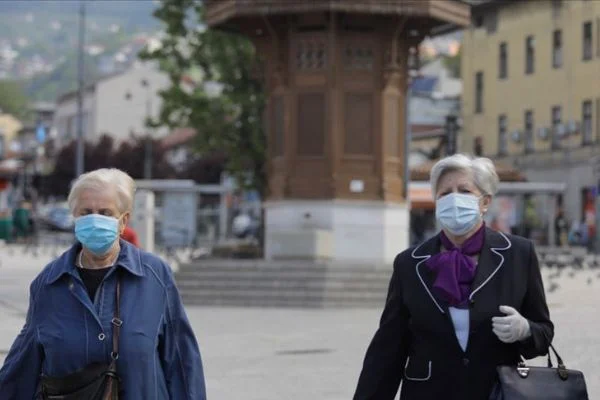 Balkan ülkelerinde Kovid-19 vakalarının artmasıyla bazı tedbirler geri getirildi