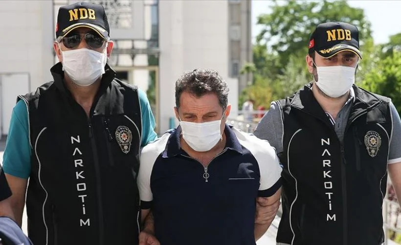 ''Bataklık' operasyonunda yakalanan örgüt elebaşlarından Nejat Daş ve Çetin Gören Ankara'ya getirildi