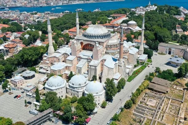 Cezayirli milletvekilinden Suudi Arabistan, Mısır ve BAE'ye 'Ayasofya Camisi' tepkisi