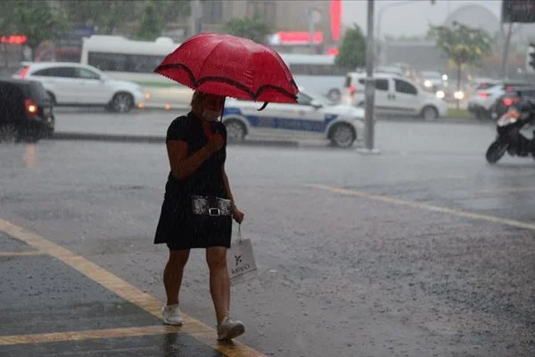 Doğu Karadeniz için 'şiddetli' ve 'çok kuvvetli' yağış uyarısı