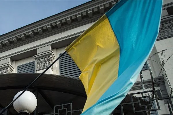 Ermeniler Azerbaycan'a destek veren Ukrayna'nın Büyükelçiliği'ne saldırdı