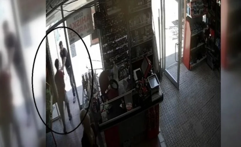 Erzincan'da müşteri ile market sahibi arasında kavga çıktı, kavga güvenlik kamerasına yansıdı
