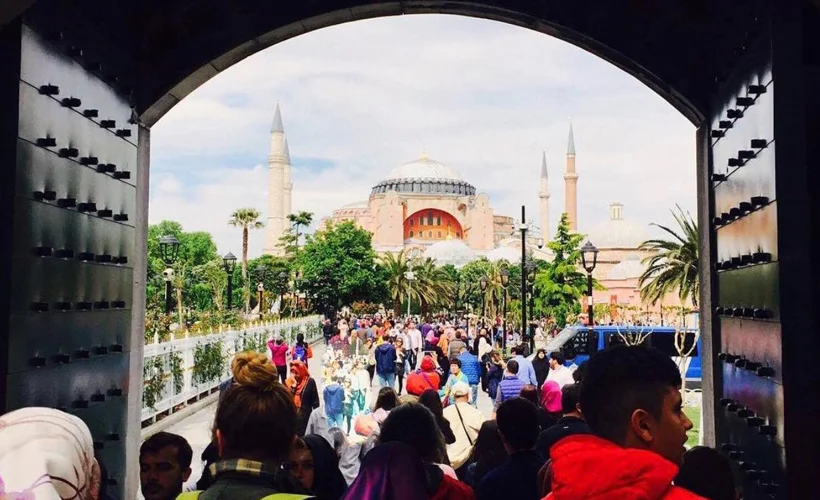 Filistinli çizerden dikkat çeken 'Ayasofya' karikatürü