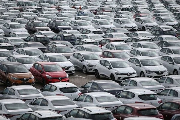 Fiyatlarında artış yapan otomotiv firmaları kredi paketi kapsamından çıkarıldı