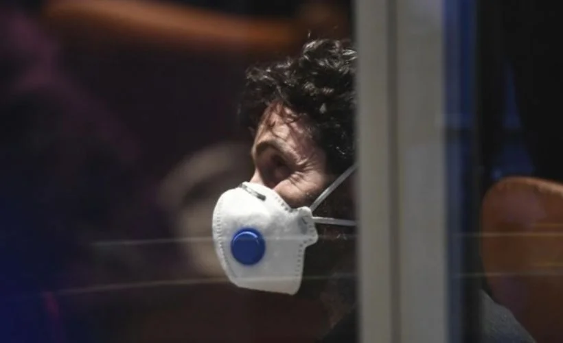 Fransa'da 1 Ağustos'tan itibaren kapalı alanda maske zorunlu olacak